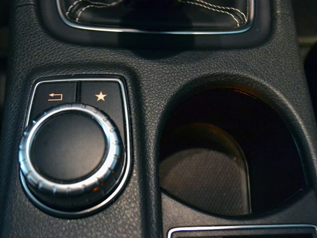 Foto Mercedes-Benz Clase GLA 29