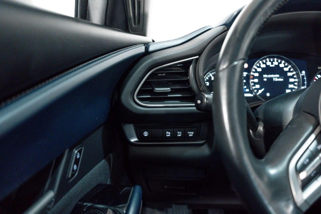 Foto Mazda CX-30 11