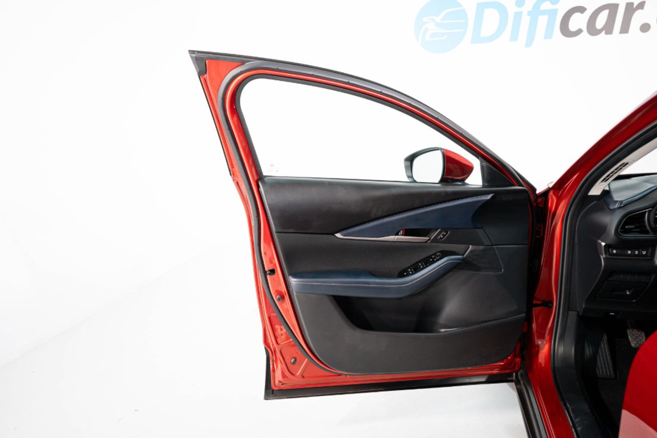 Foto Mazda CX-30 13