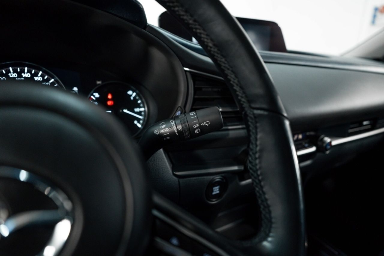 Foto Mazda CX-30 17