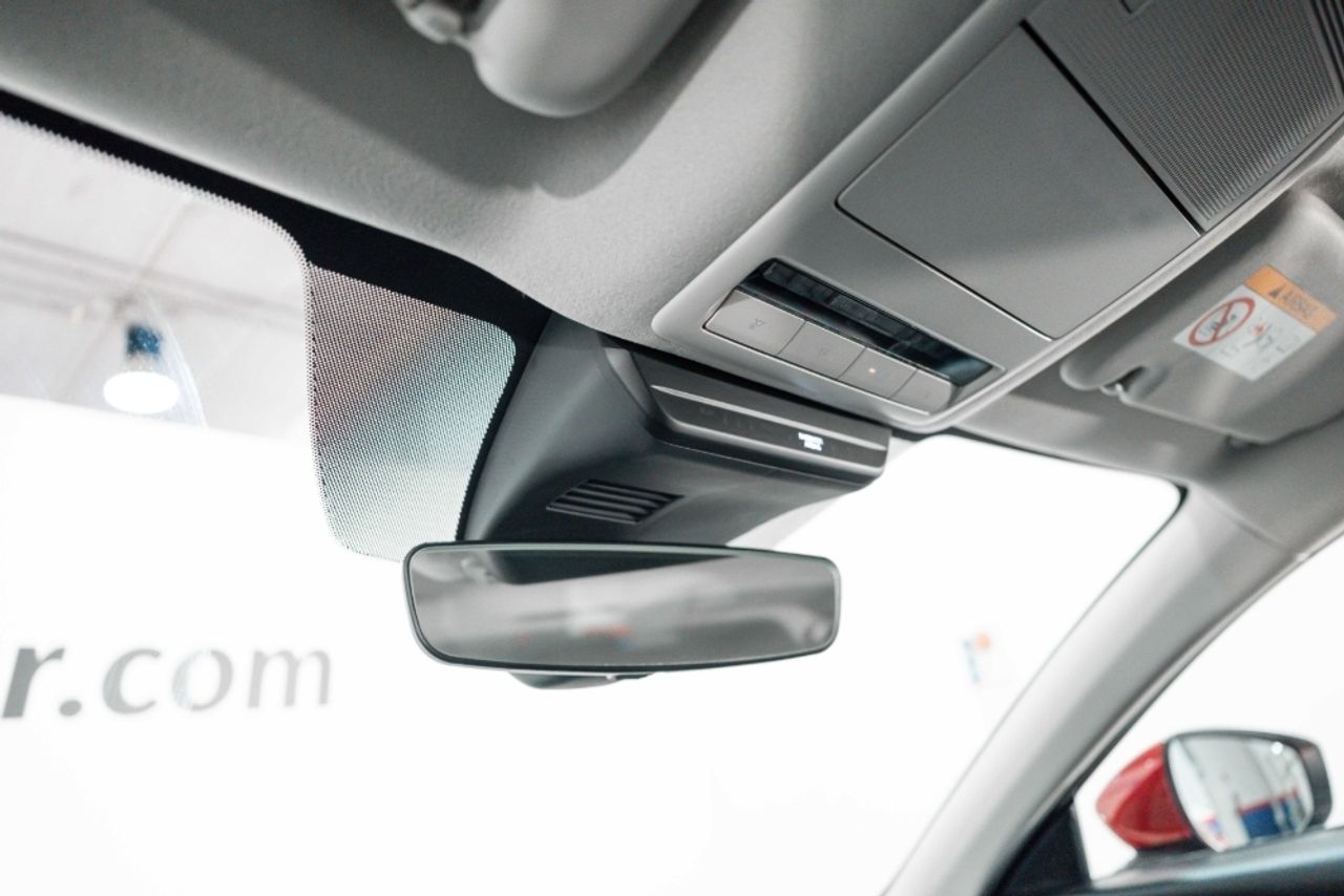 Foto Mazda CX-30 18