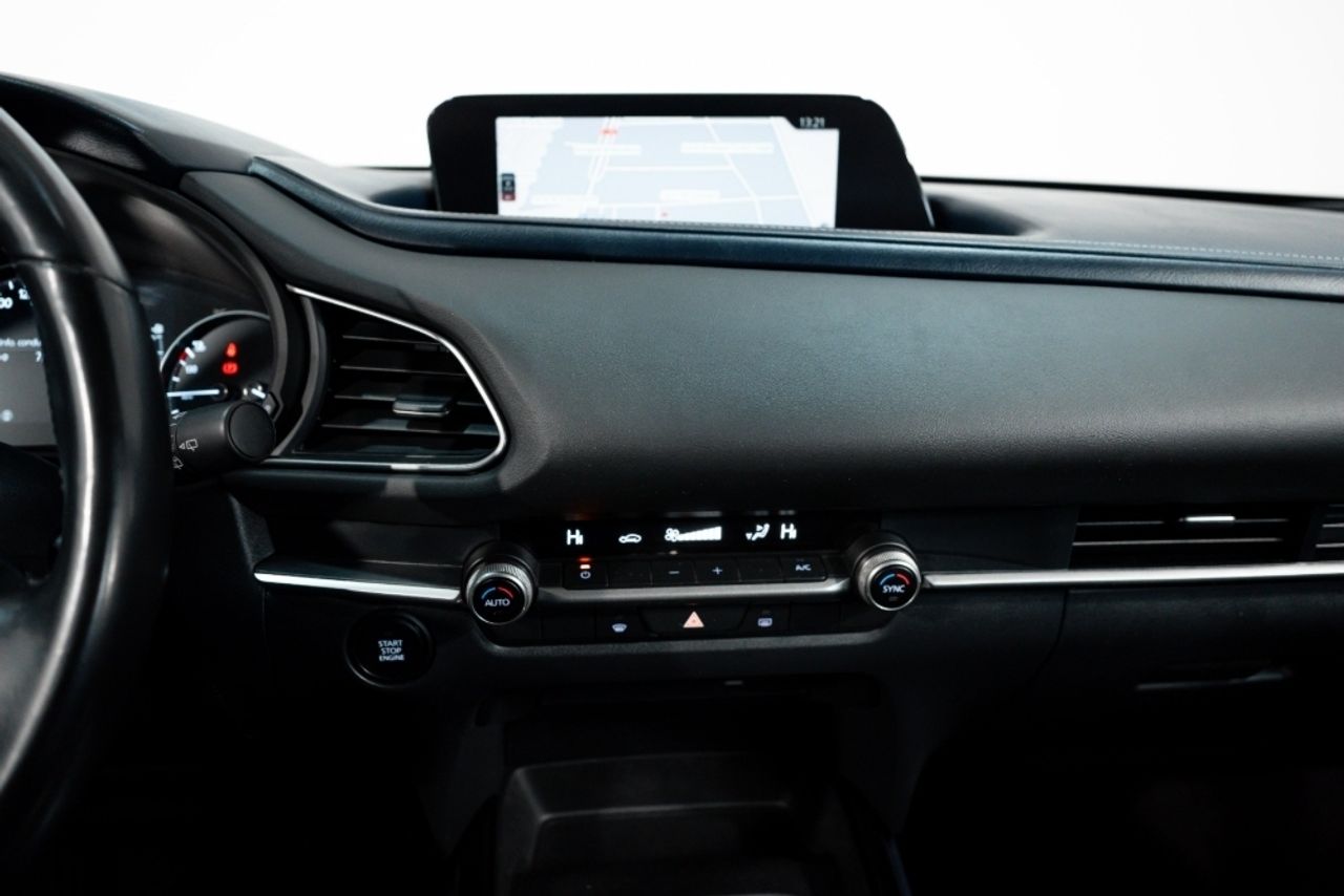 Foto Mazda CX-30 19