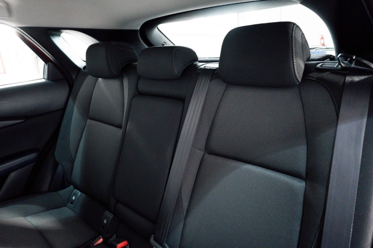 Foto Mazda CX-30 27