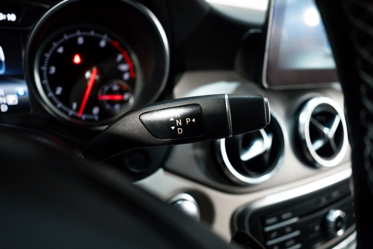 Foto Mercedes-Benz Clase CLA 21