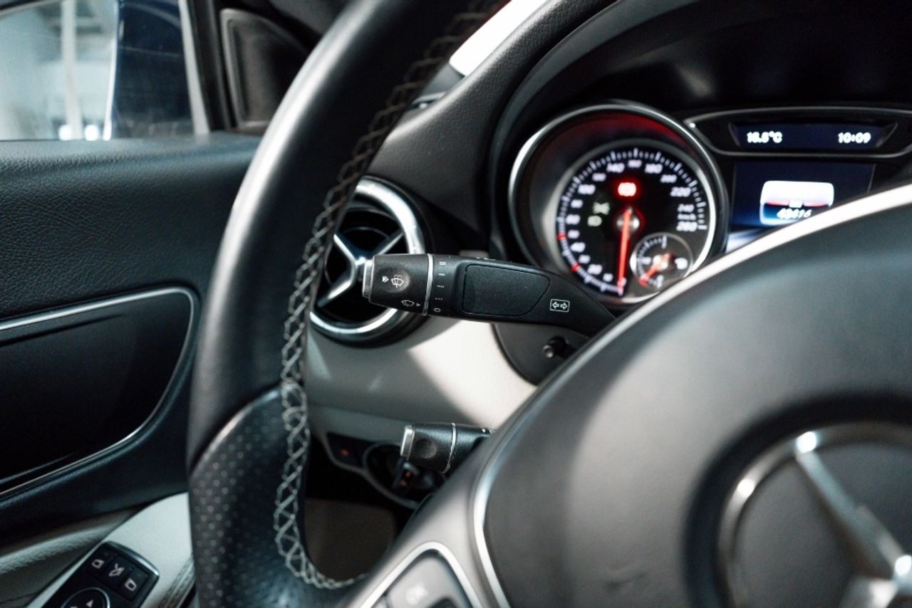 Foto Mercedes-Benz Clase CLA 10