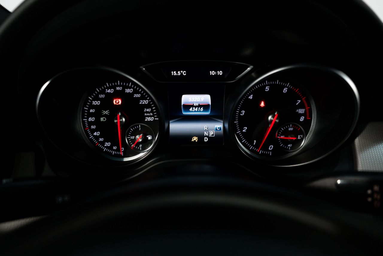 Foto Mercedes-Benz Clase CLA 14