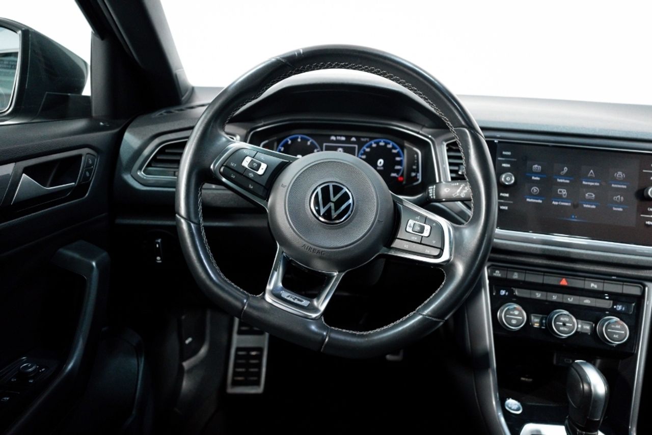 Foto Volkswagen T-Roc 24