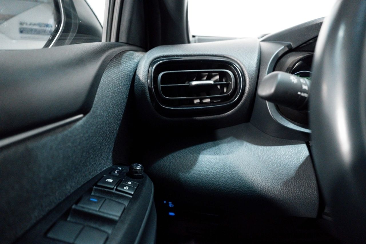Foto Toyota Yaris 11