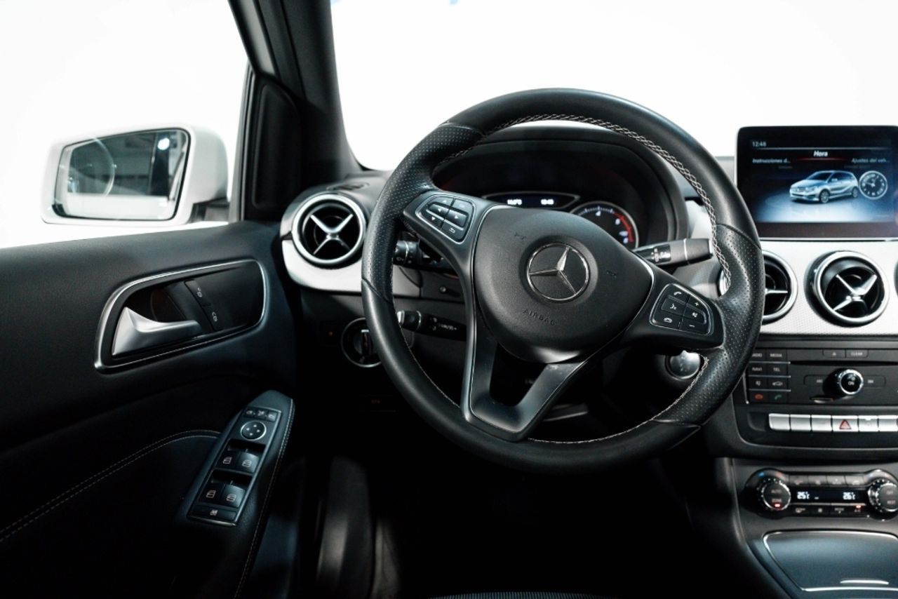 Foto Mercedes-Benz Clase B 24