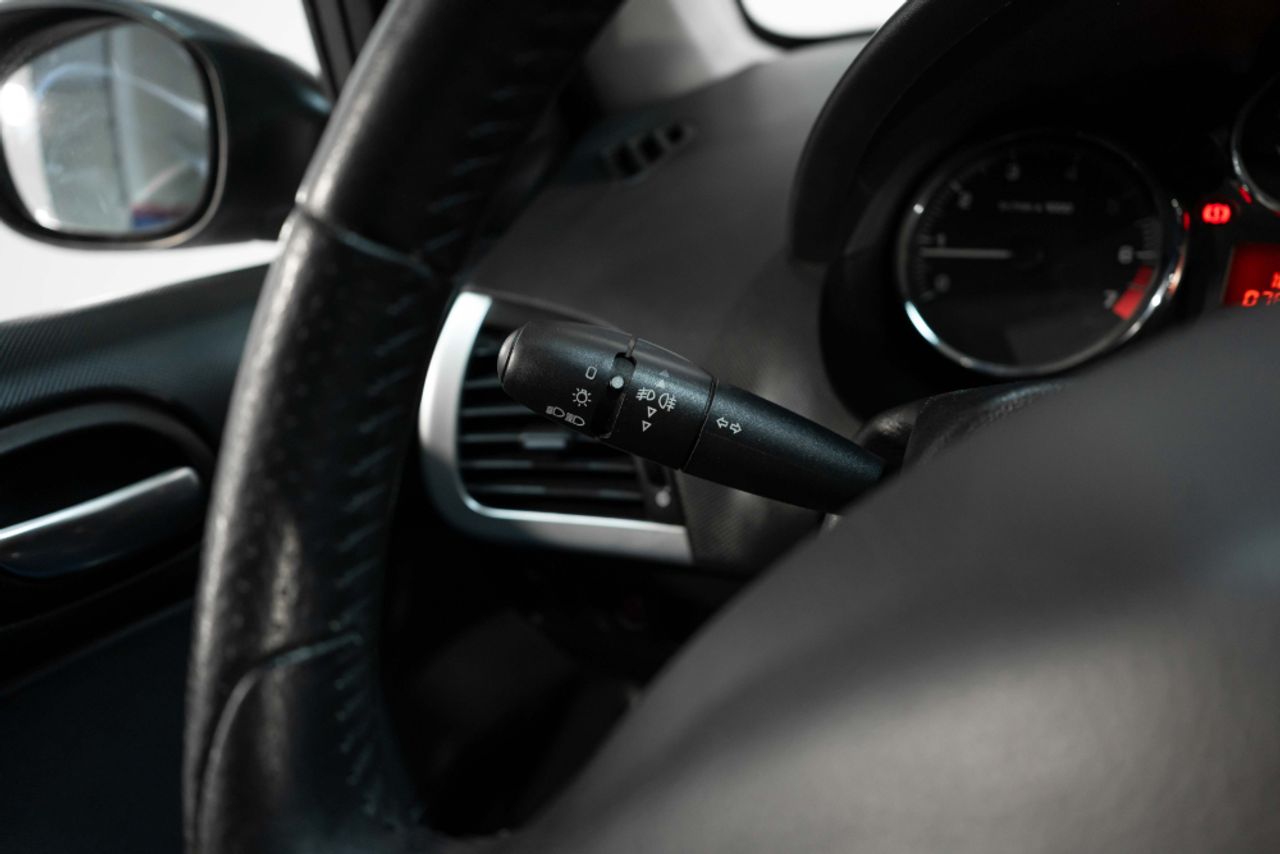 Foto Peugeot 206 + 10