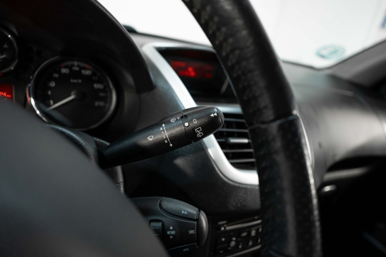 Foto Peugeot 206 + 15
