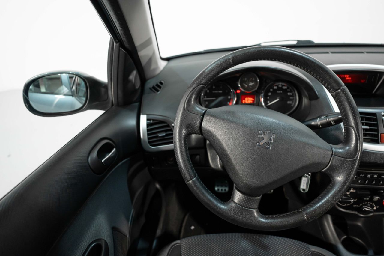 Foto Peugeot 206 + 21