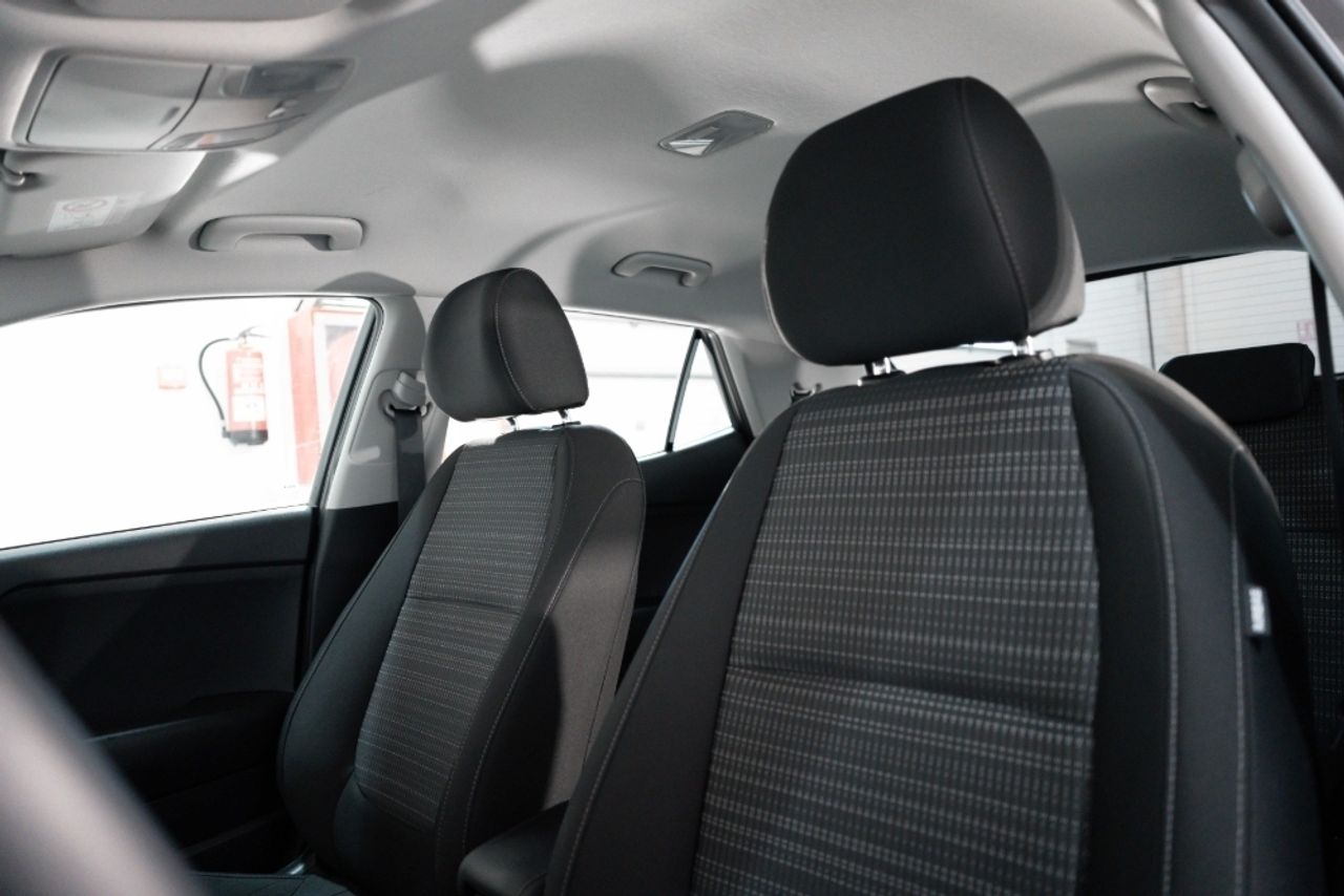 Foto Kia Stonic 8