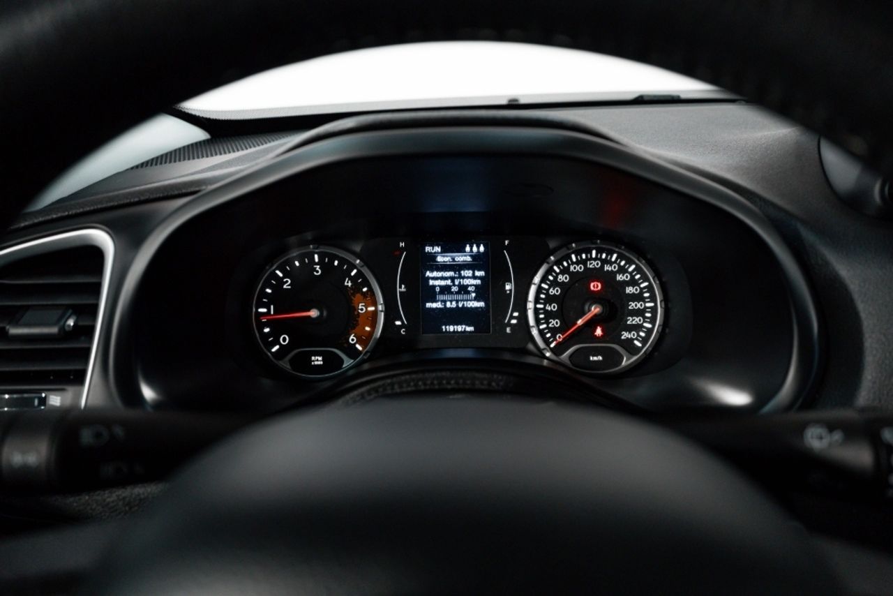 Foto Jeep Renegade 15
