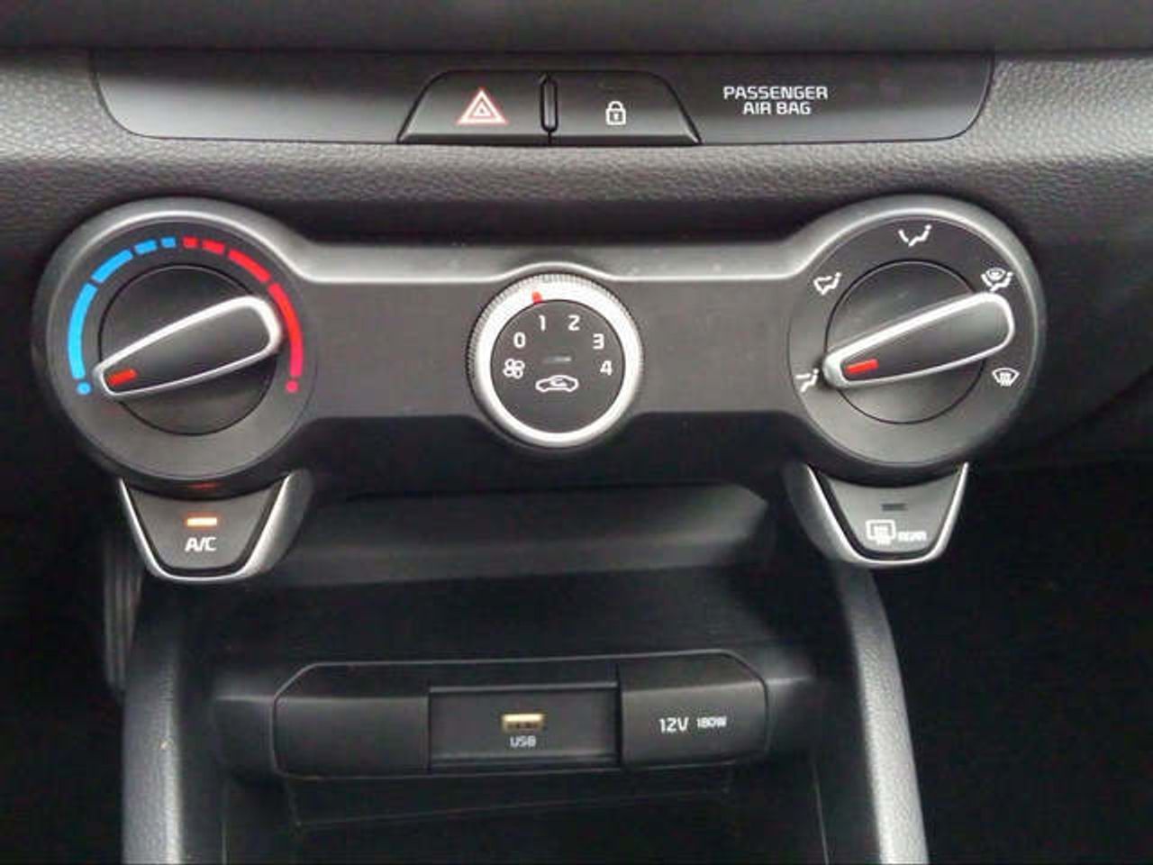 Foto Kia Stonic 19