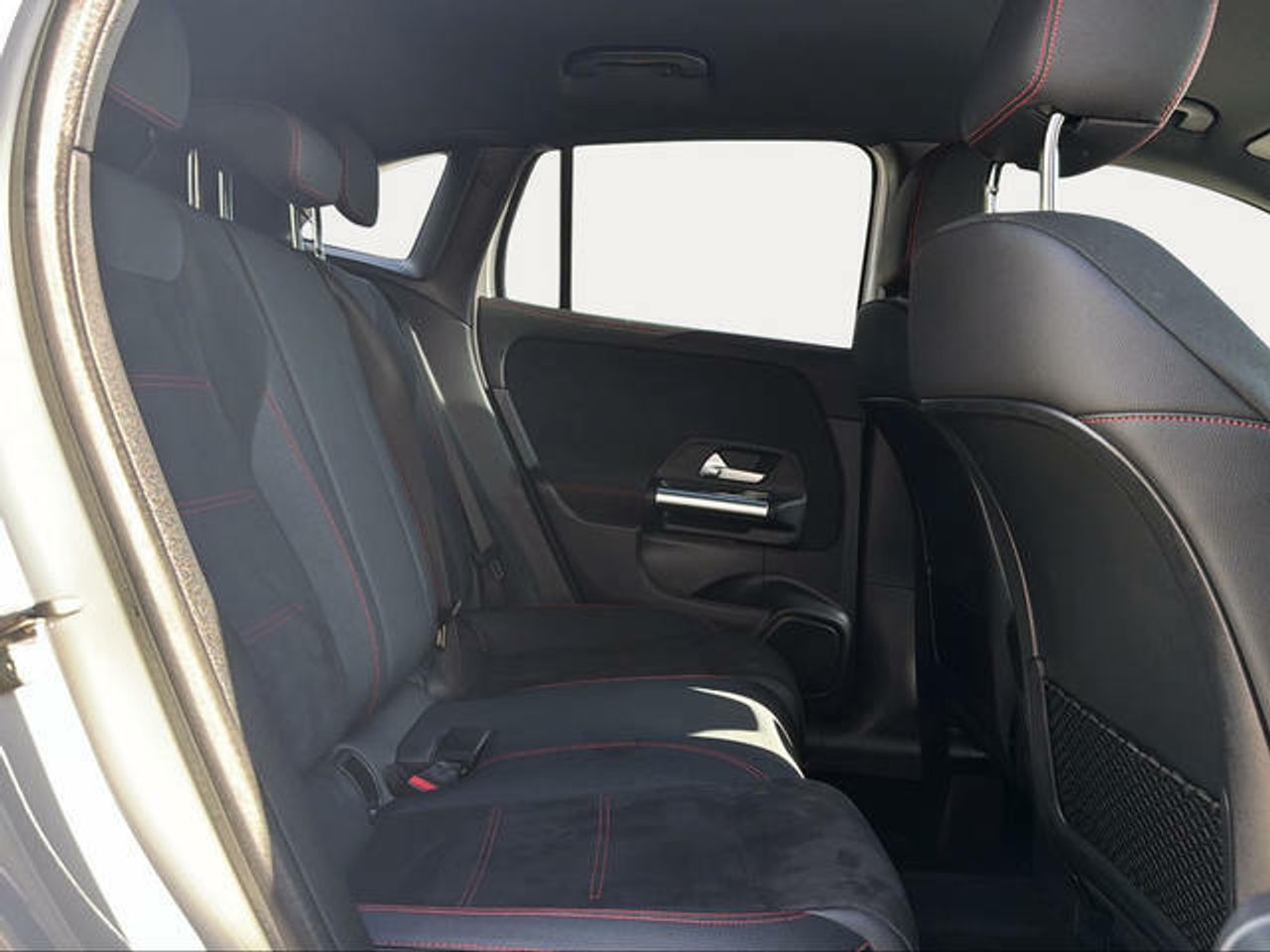 Foto Mercedes-Benz Clase GLA 12