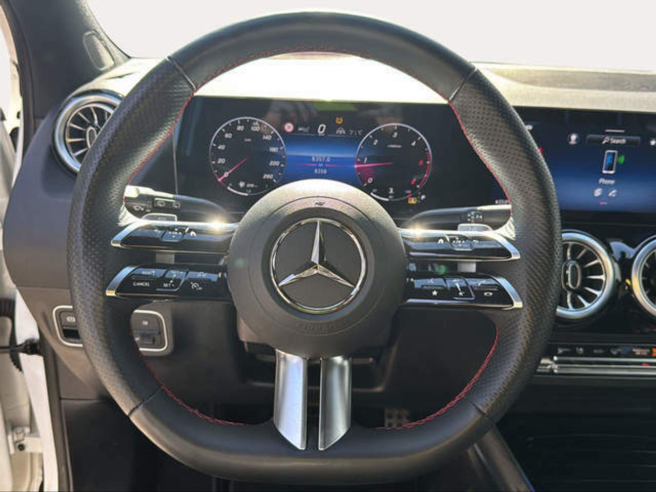 Foto Mercedes-Benz Clase GLA 13