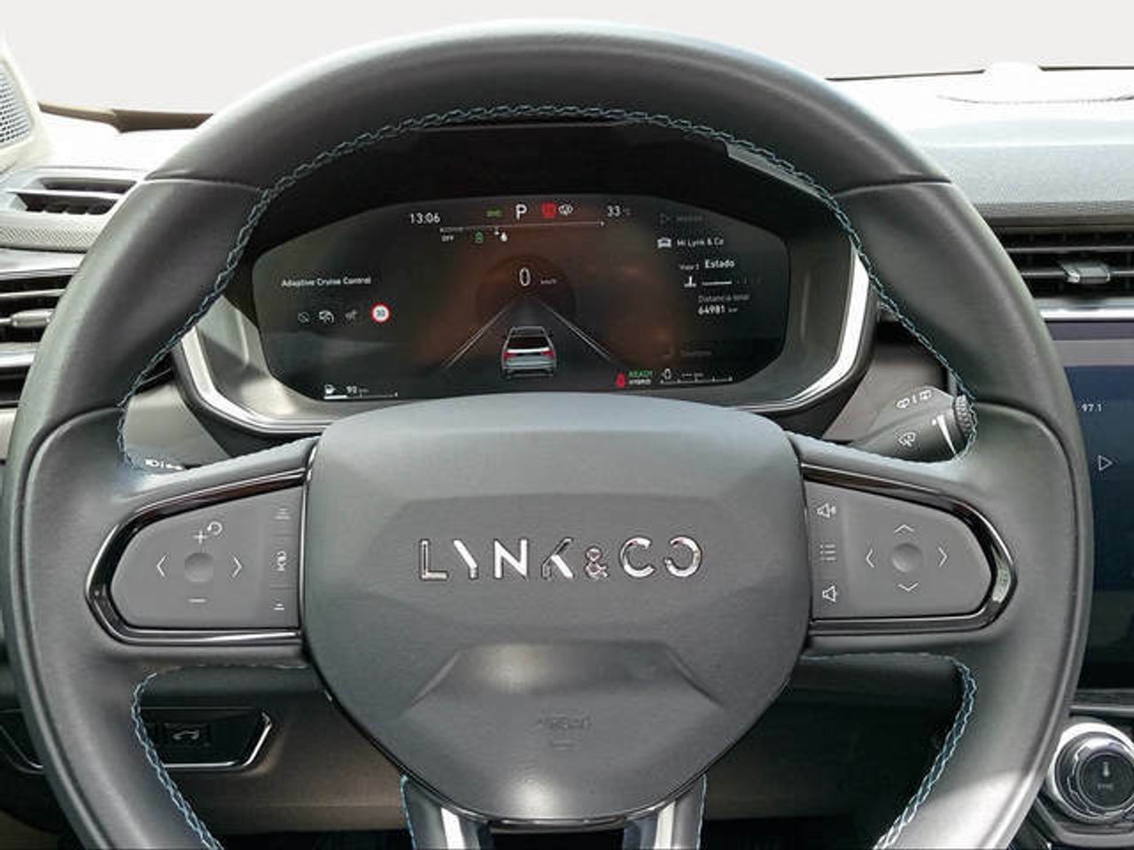 Foto LYNK&CO 01 18