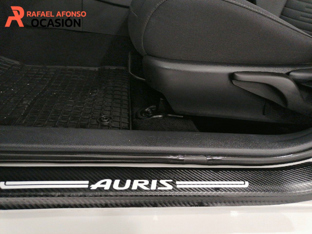 Foto Toyota Auris 14