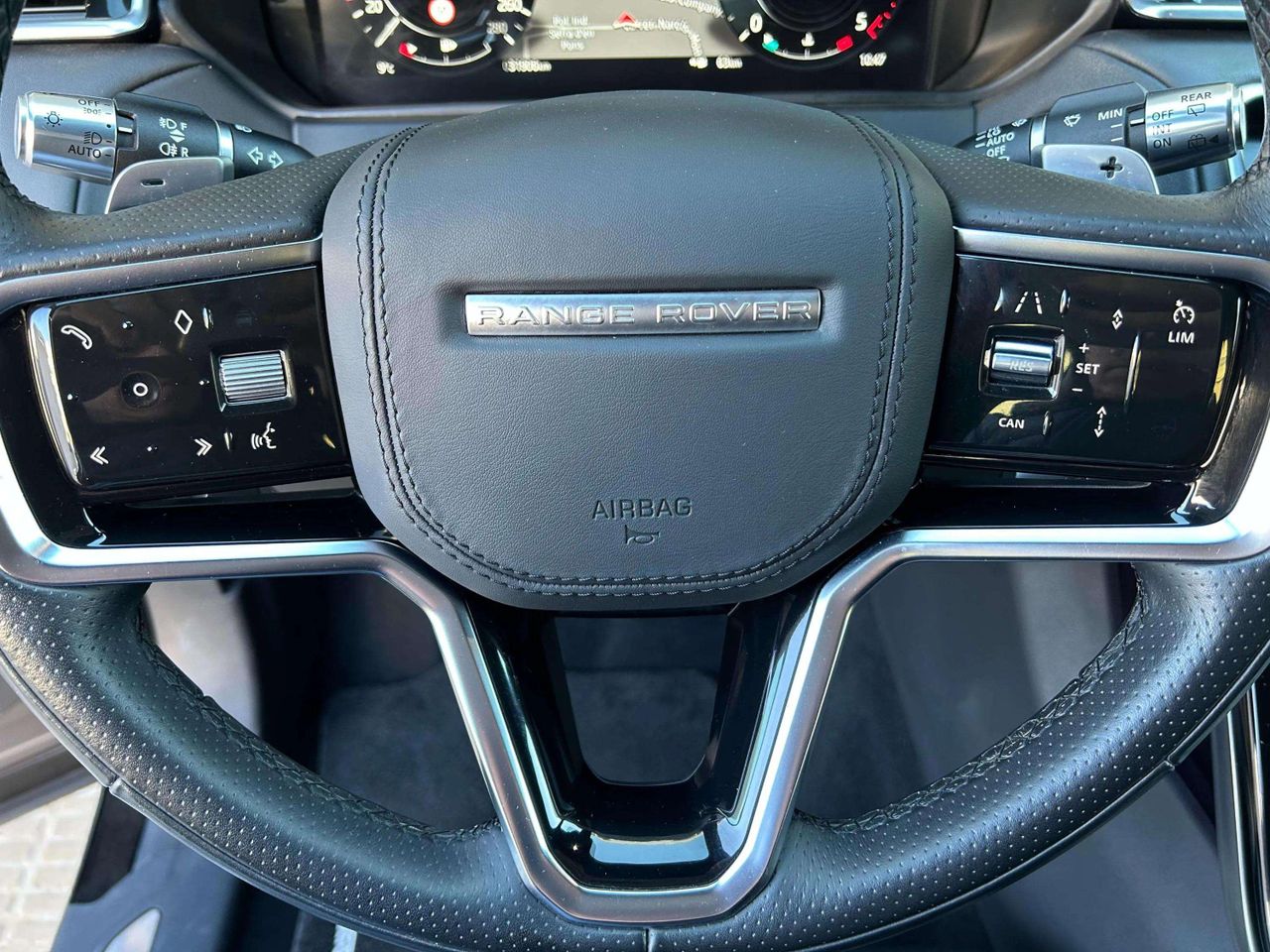 Foto Land-Rover Range Rover Velar 15