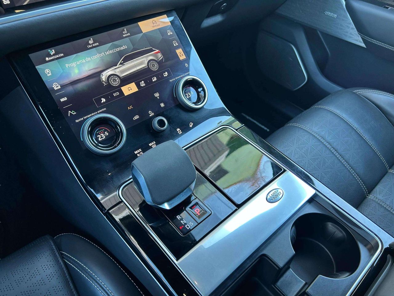 Foto Land-Rover Range Rover Velar 24