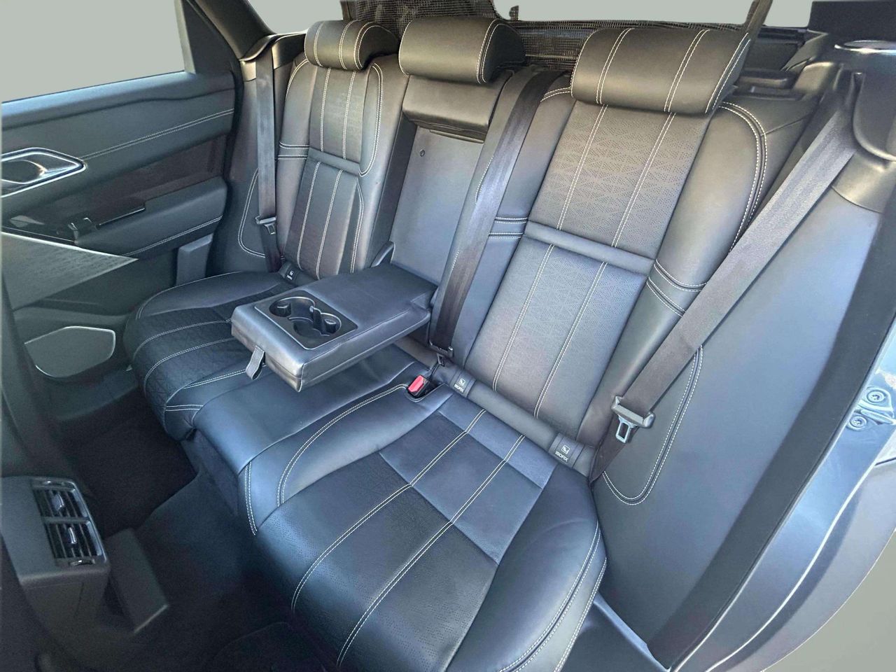 Foto Land-Rover Range Rover Velar 27