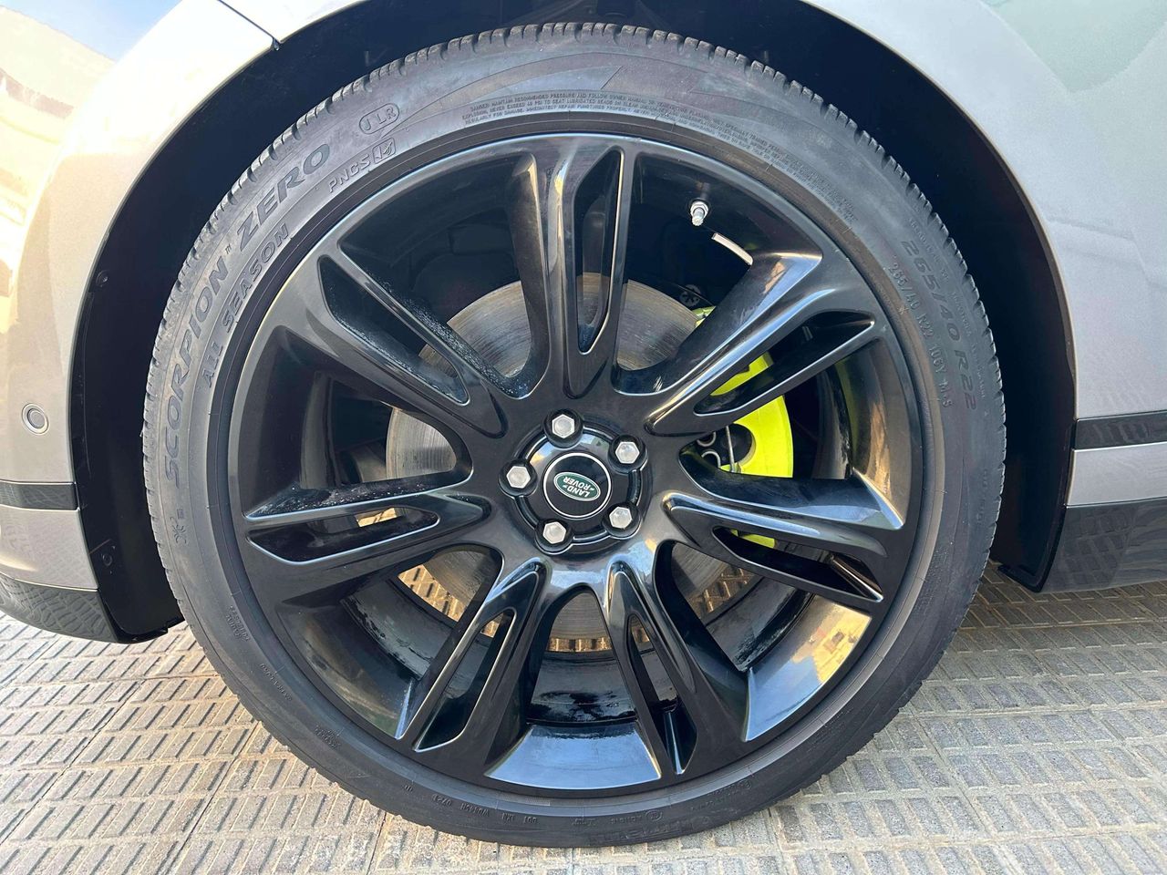 Foto Land-Rover Range Rover Velar 32