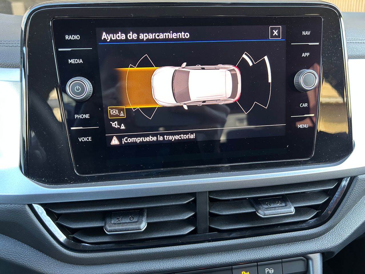 Foto Volkswagen T-Roc 25