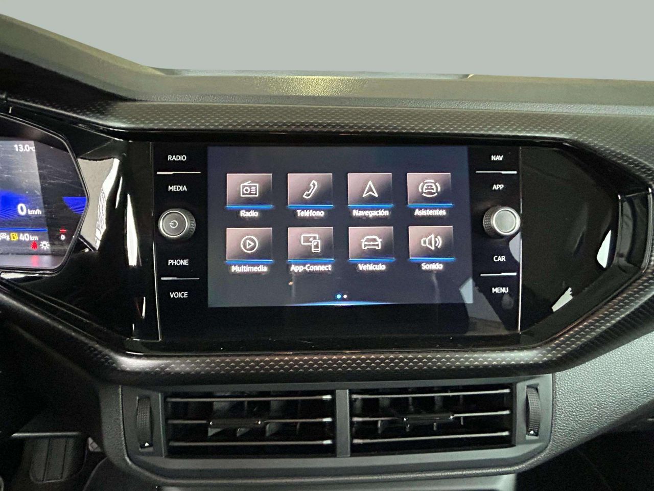Foto Volkswagen T-Cross 12