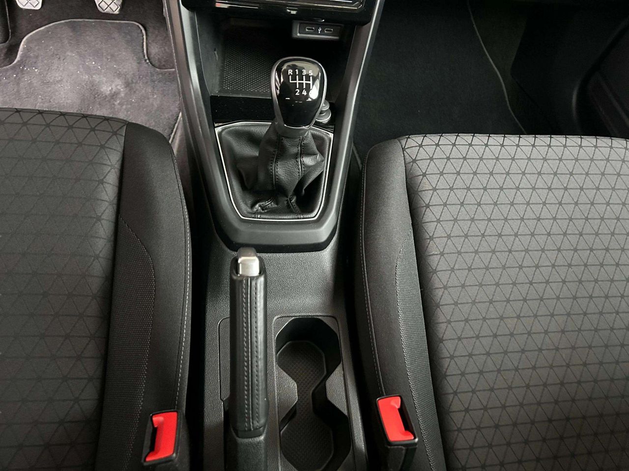 Foto Volkswagen T-Cross 13