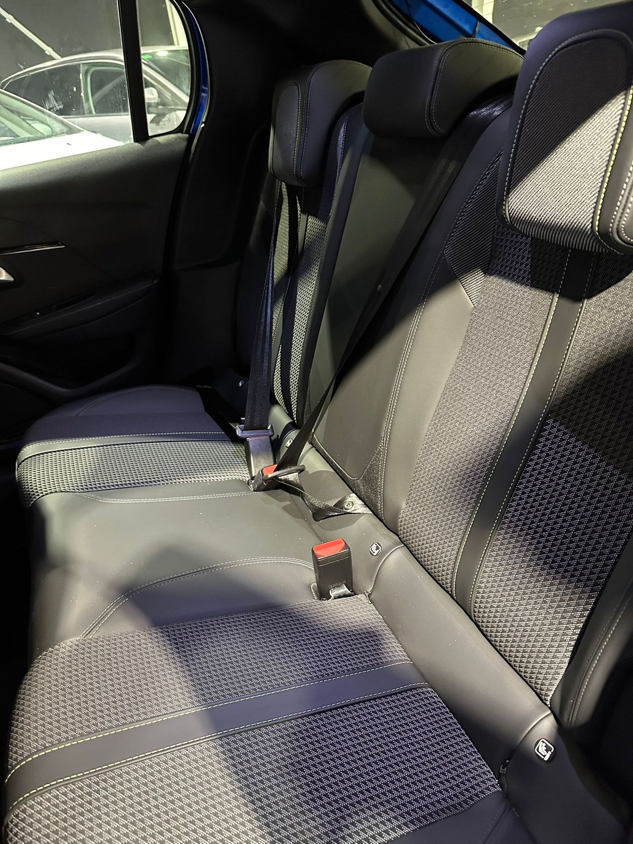 Foto Peugeot 208 19