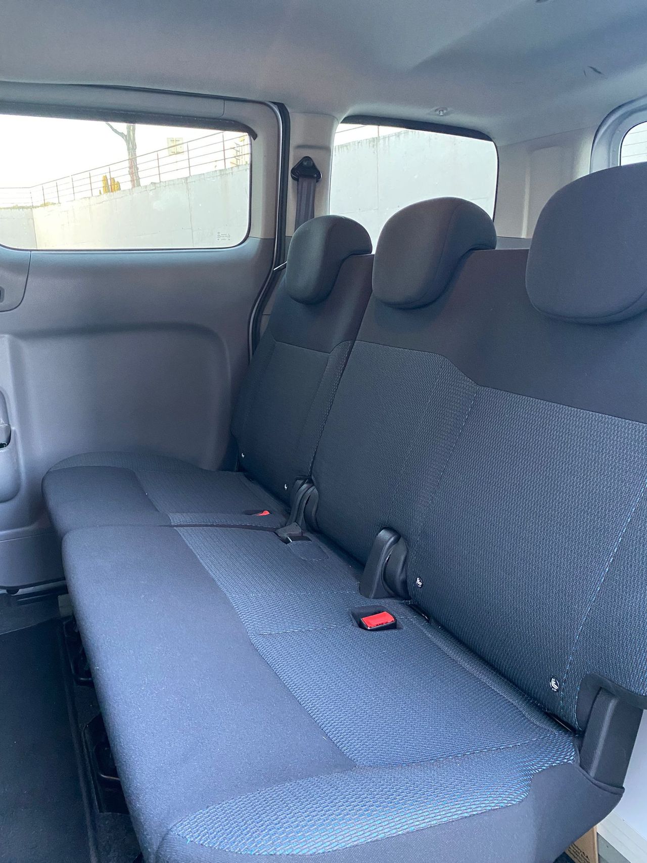 Foto Nissan NV250 12