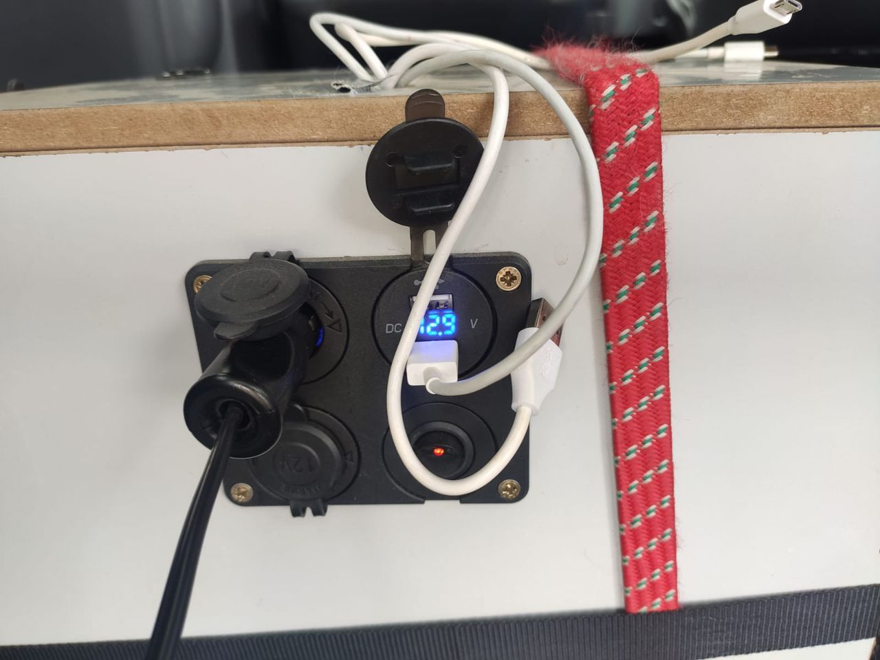 Foto Nissan NV250 19