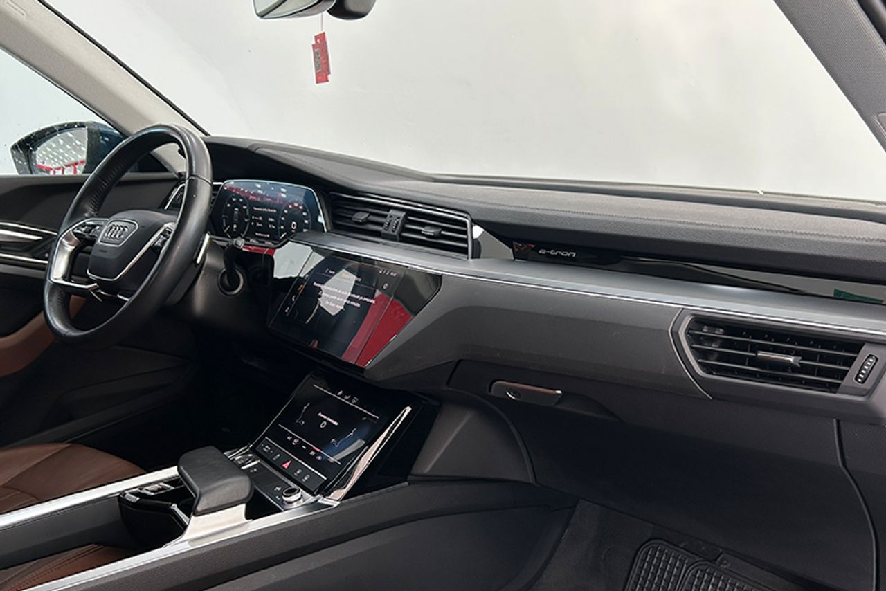 Foto Audi E-tron 6