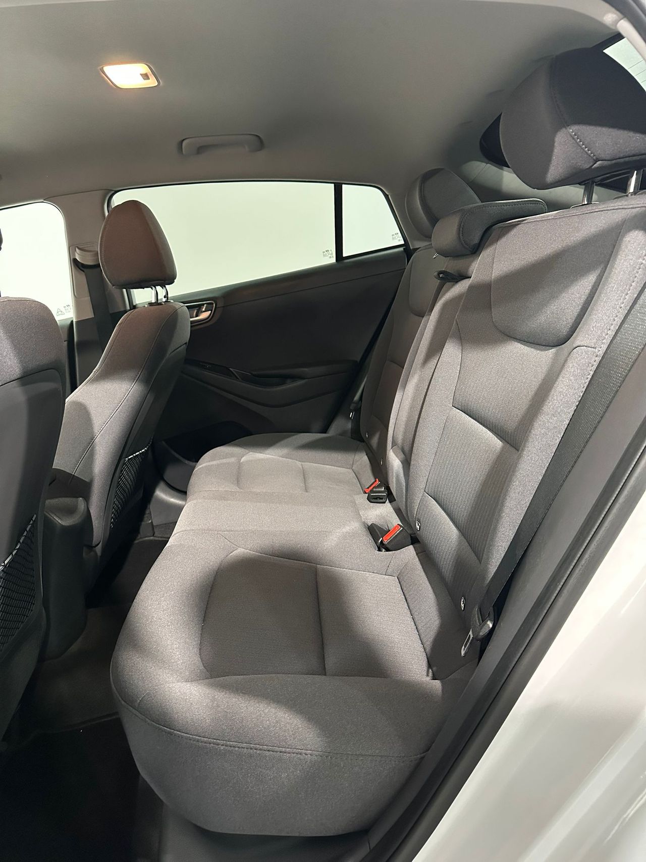 Foto Hyundai IONIQ 4