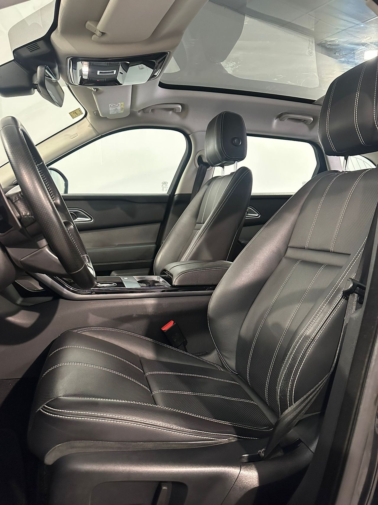 Foto Land-Rover Range Rover Velar 12
