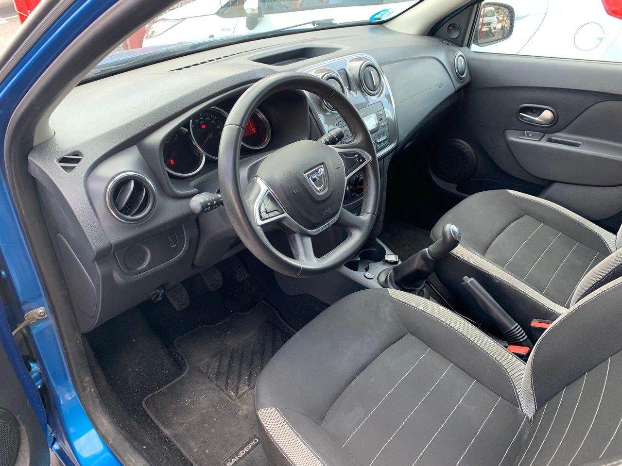 Foto Dacia Sandero 10