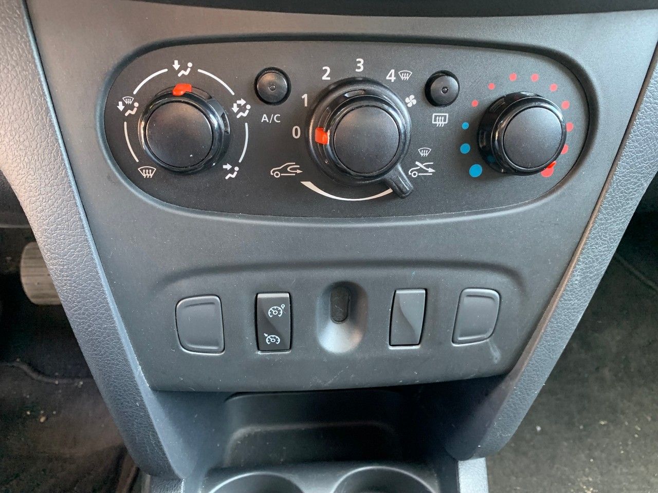 Foto Dacia Sandero 14