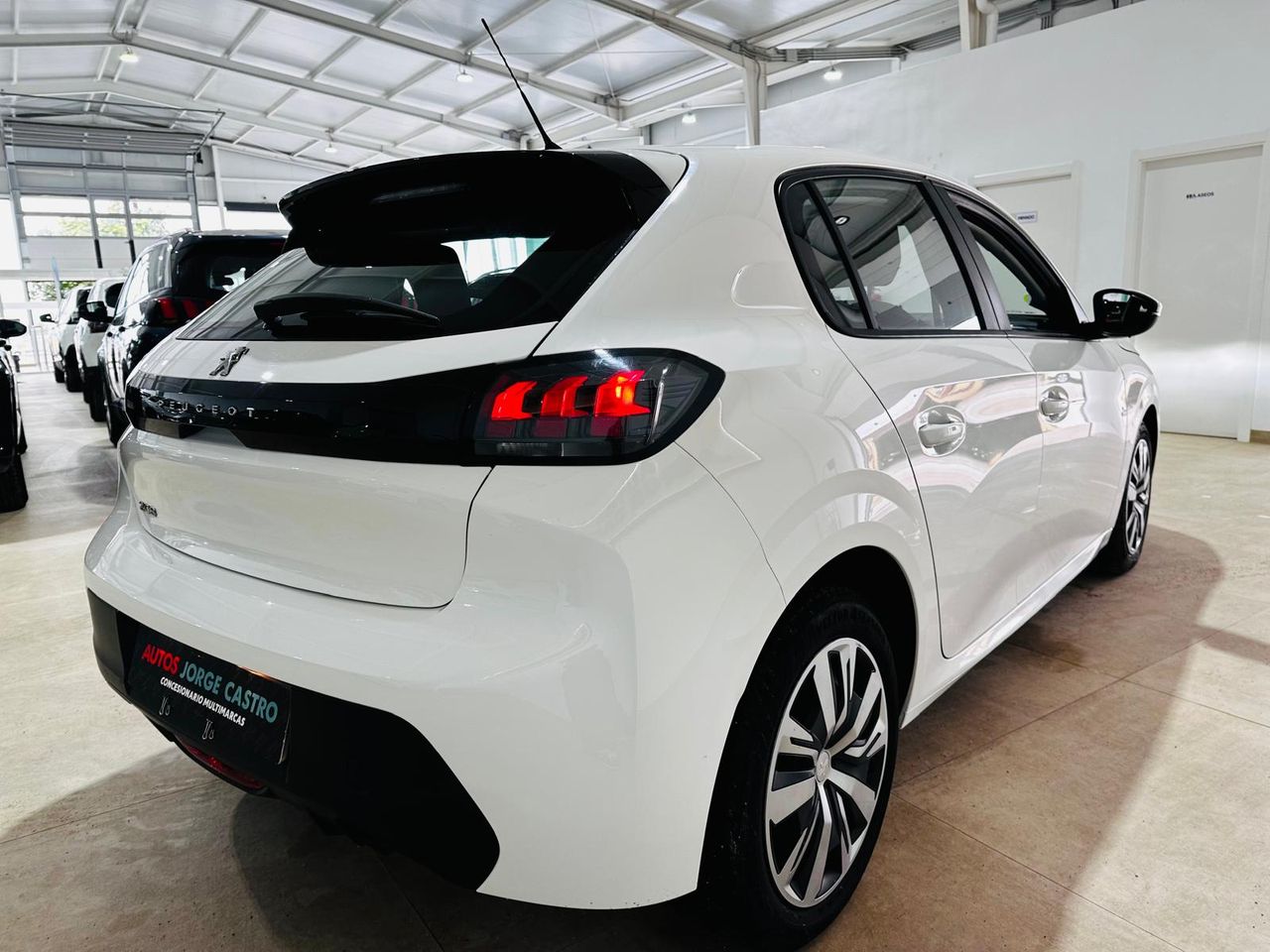 Foto Peugeot 208 5