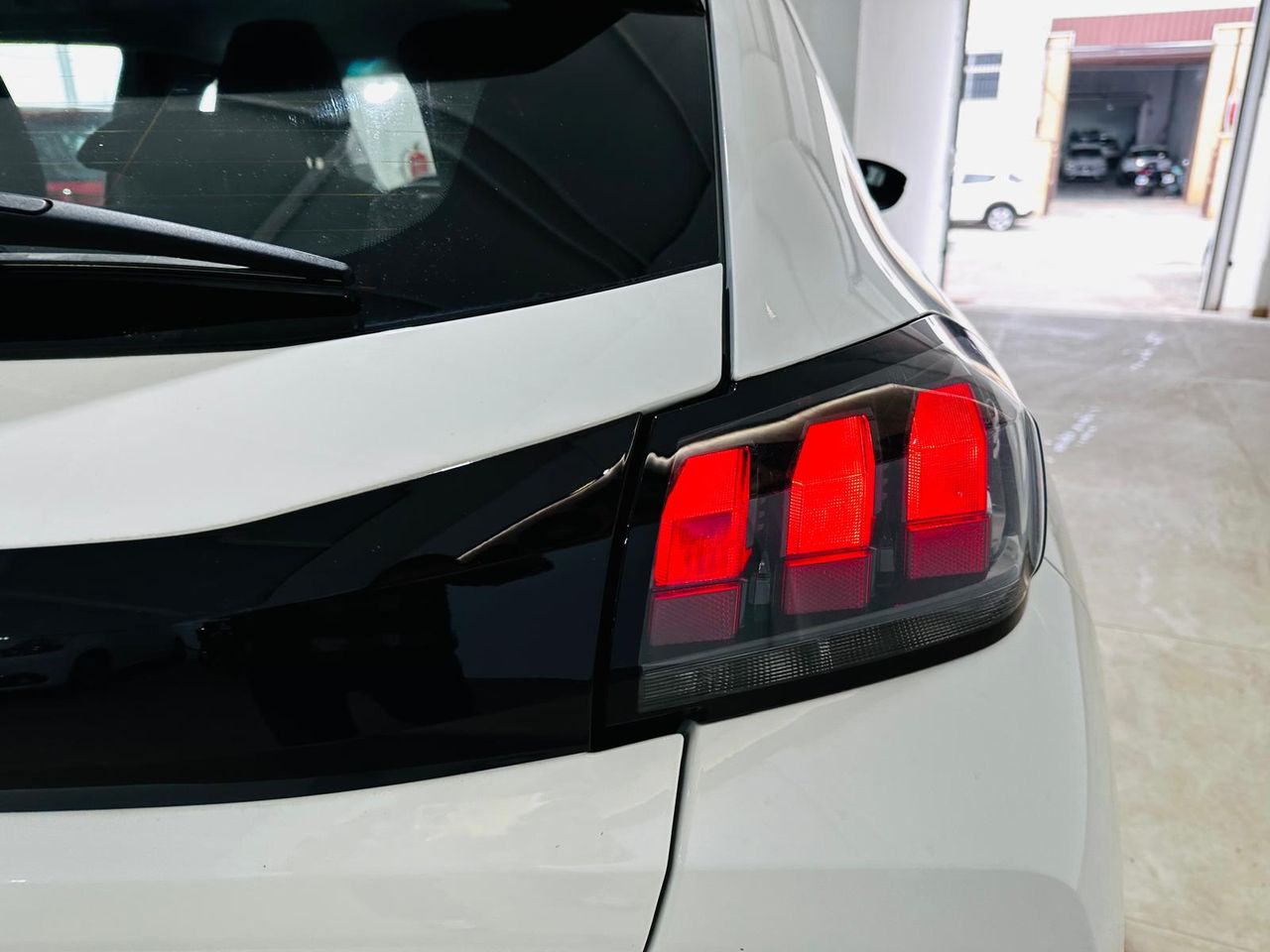 Foto Peugeot 208 6
