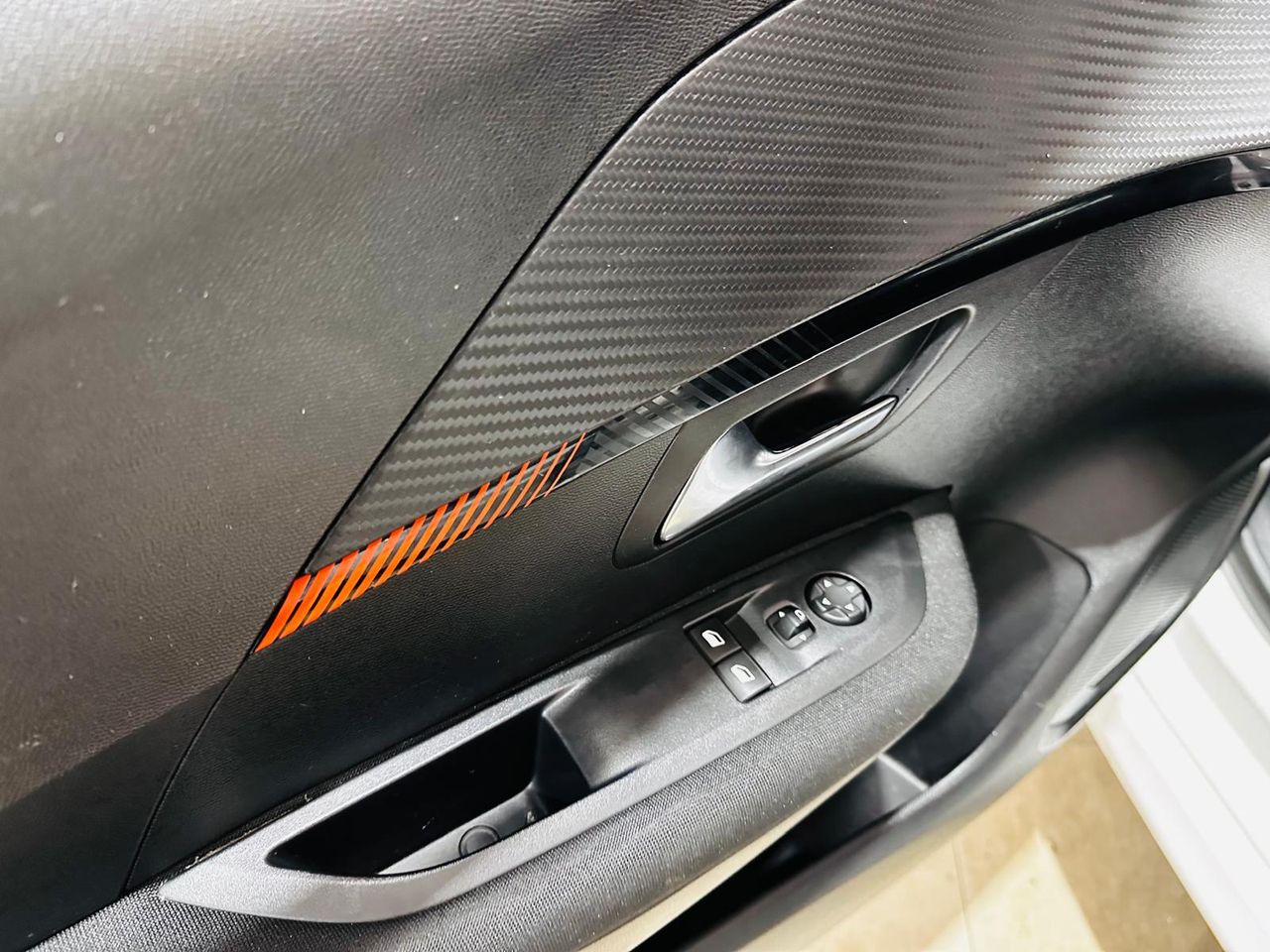 Foto Peugeot 208 23