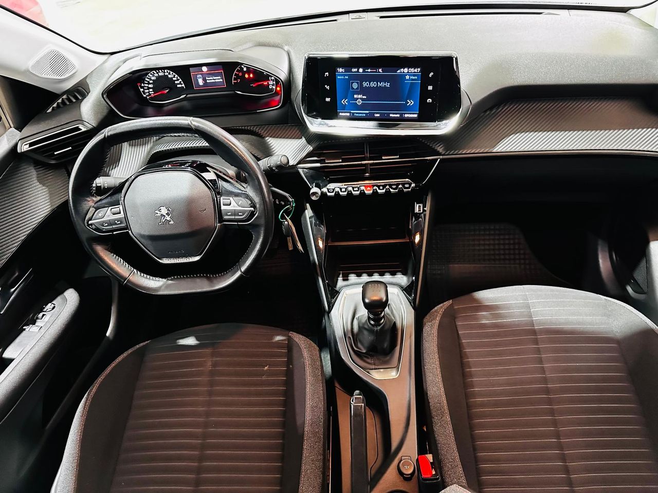 Foto Peugeot 208 28