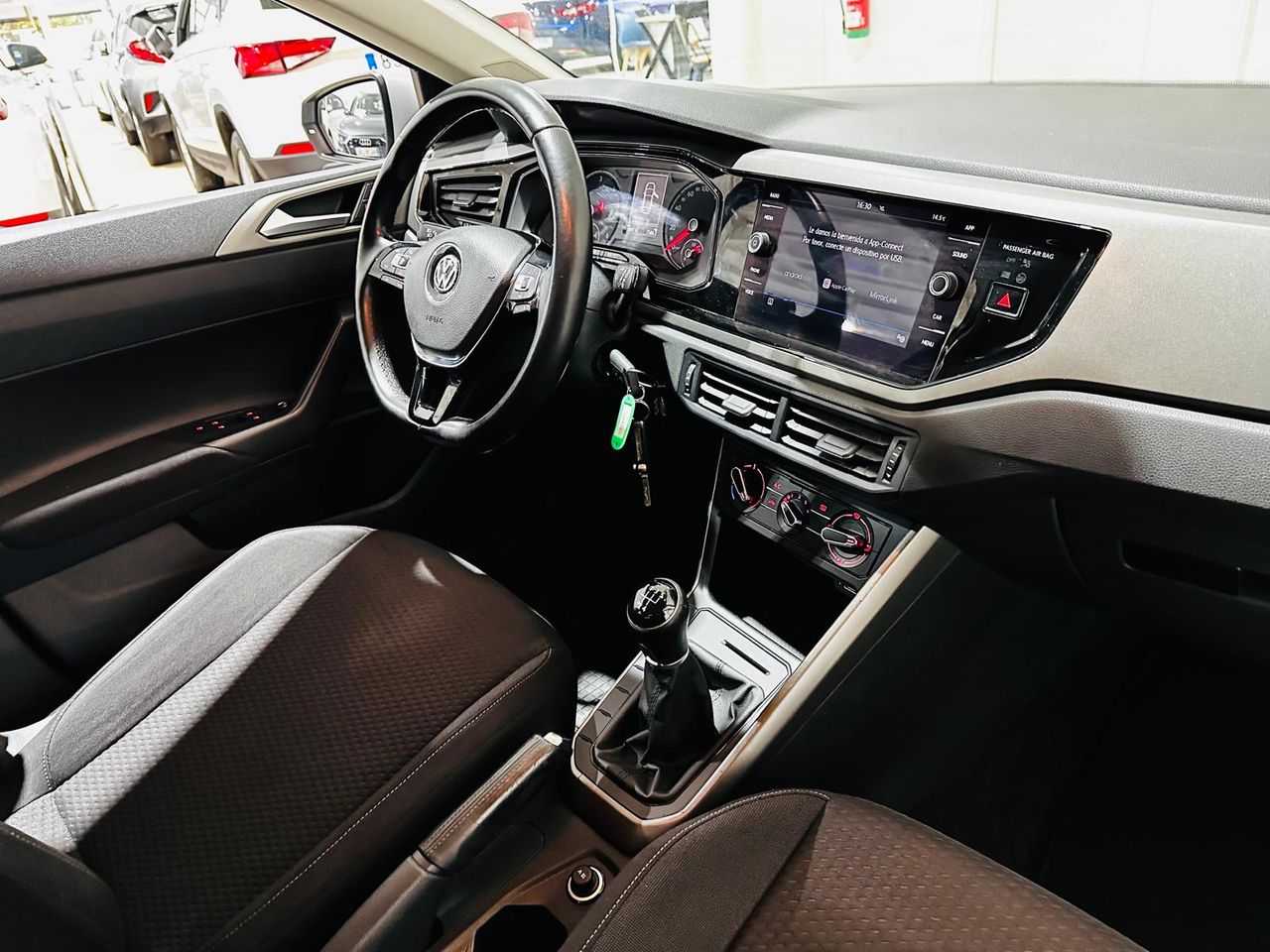 Foto Volkswagen Polo 24