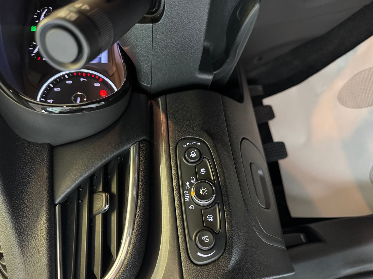 Foto Opel Mokka X 8