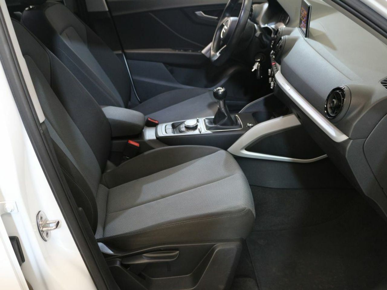 Foto Audi Q2 13