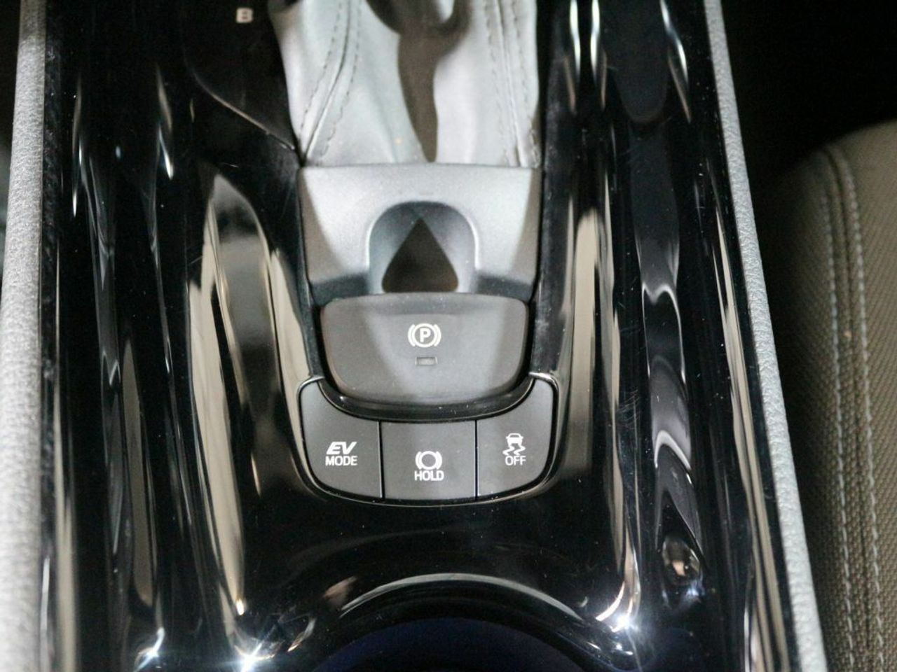 Foto Toyota C-HR 25