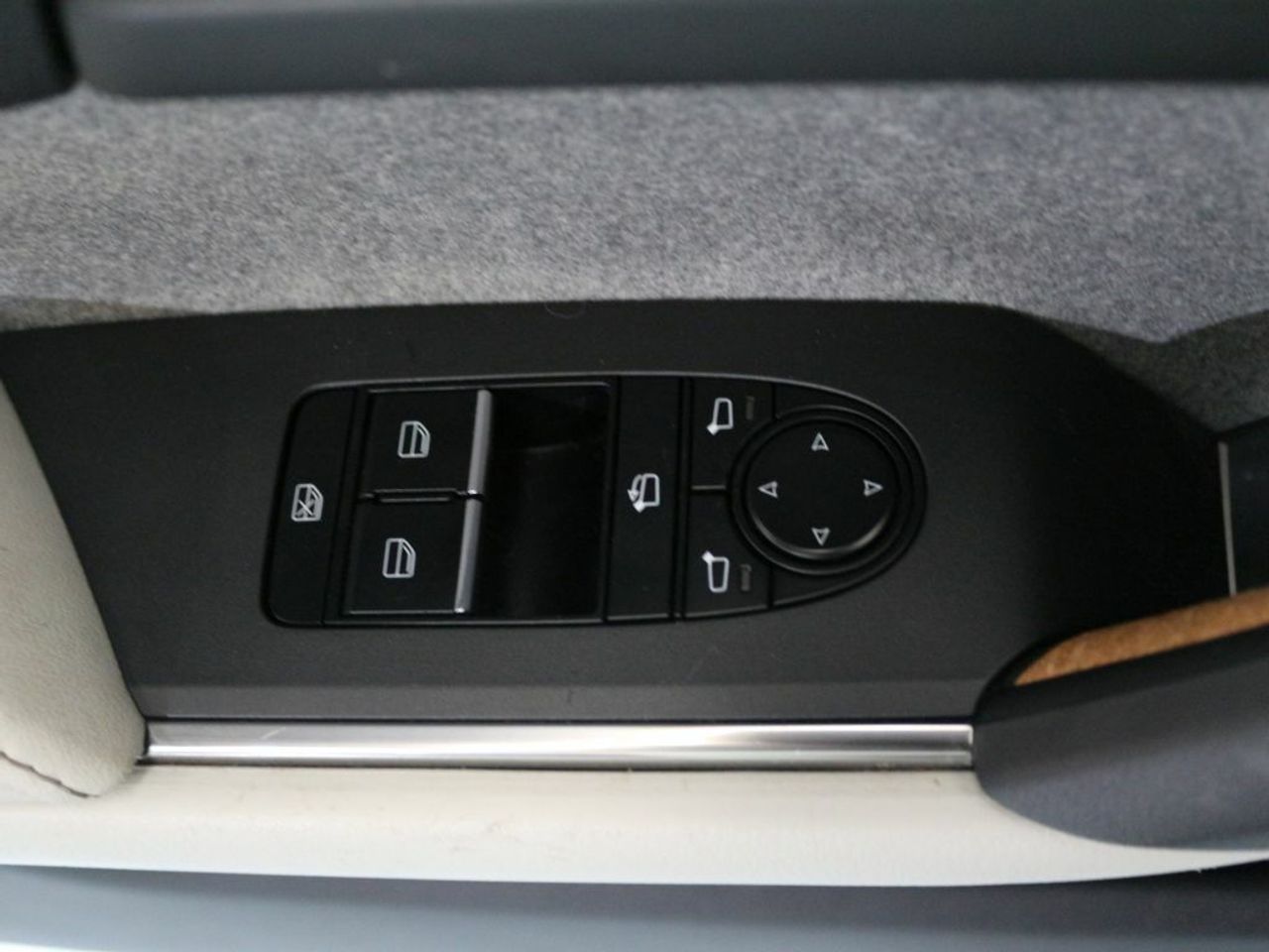 Foto Mazda MX-30 10