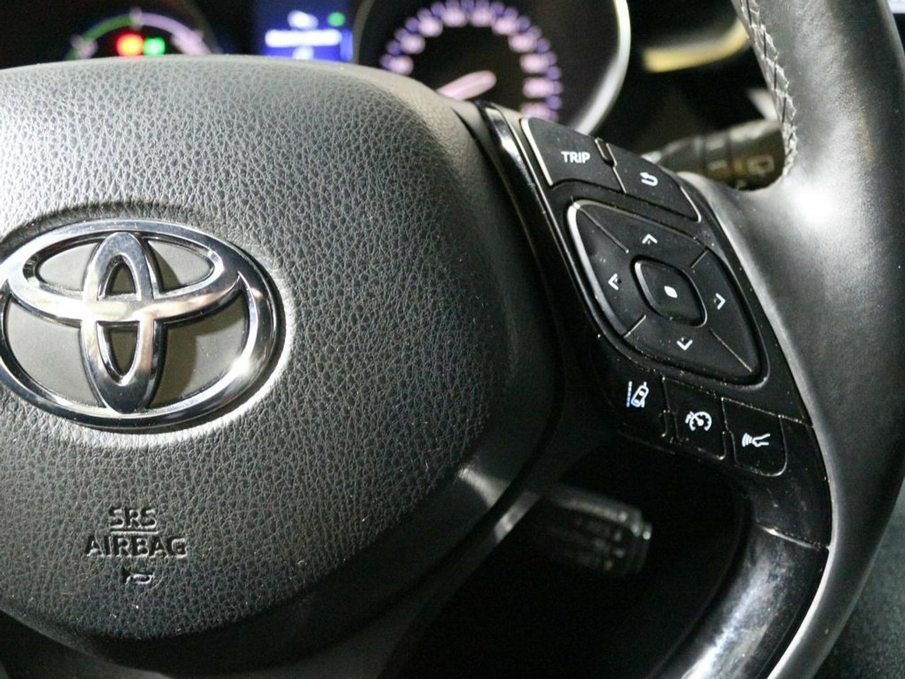 Foto Toyota C-HR 17