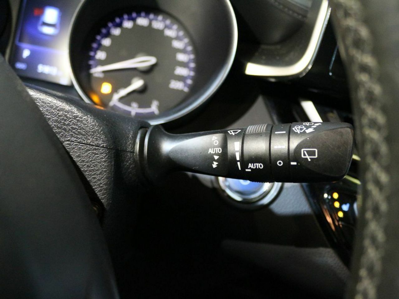 Foto Toyota C-HR 19
