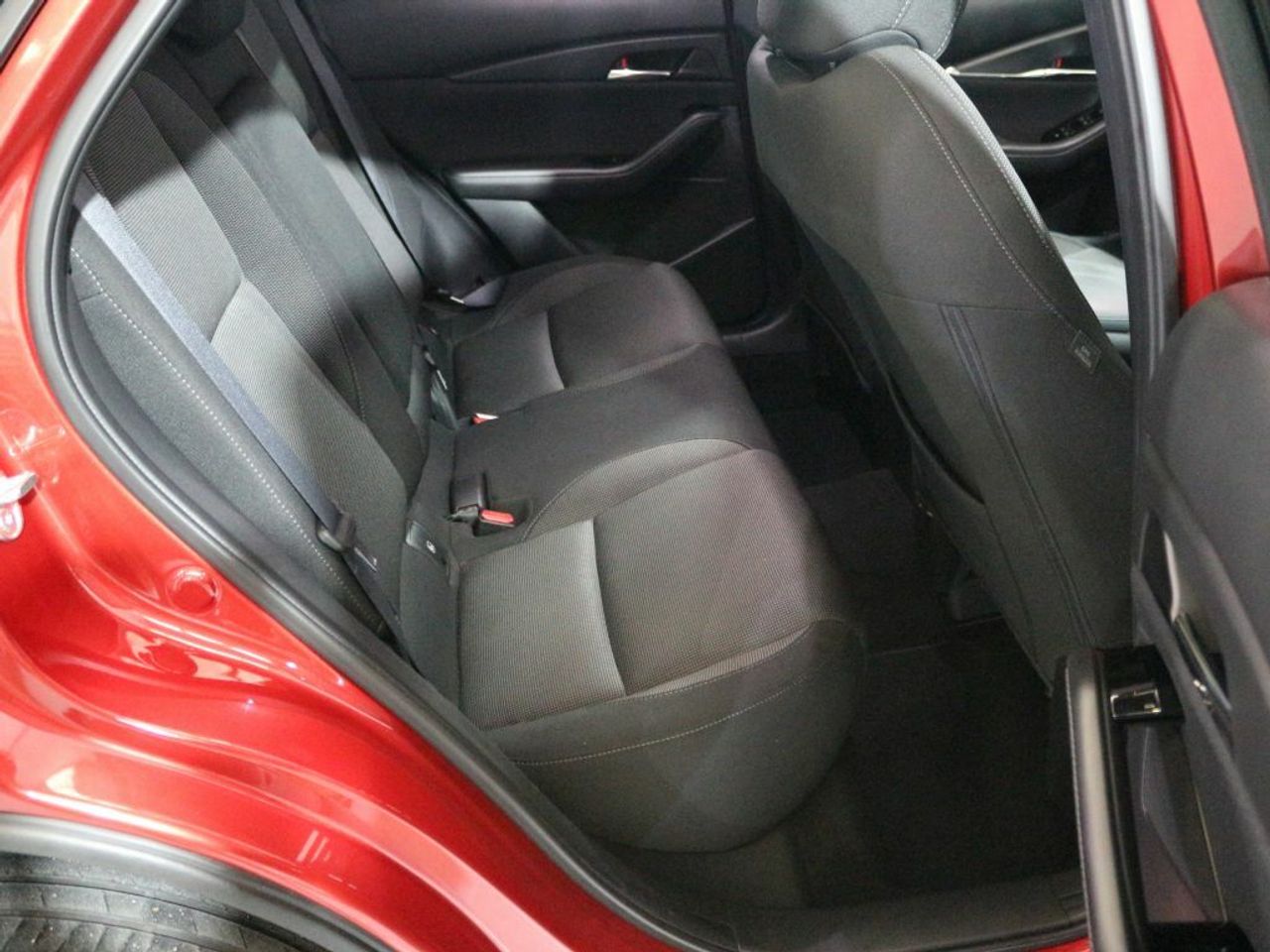 Foto Mazda CX-30 13